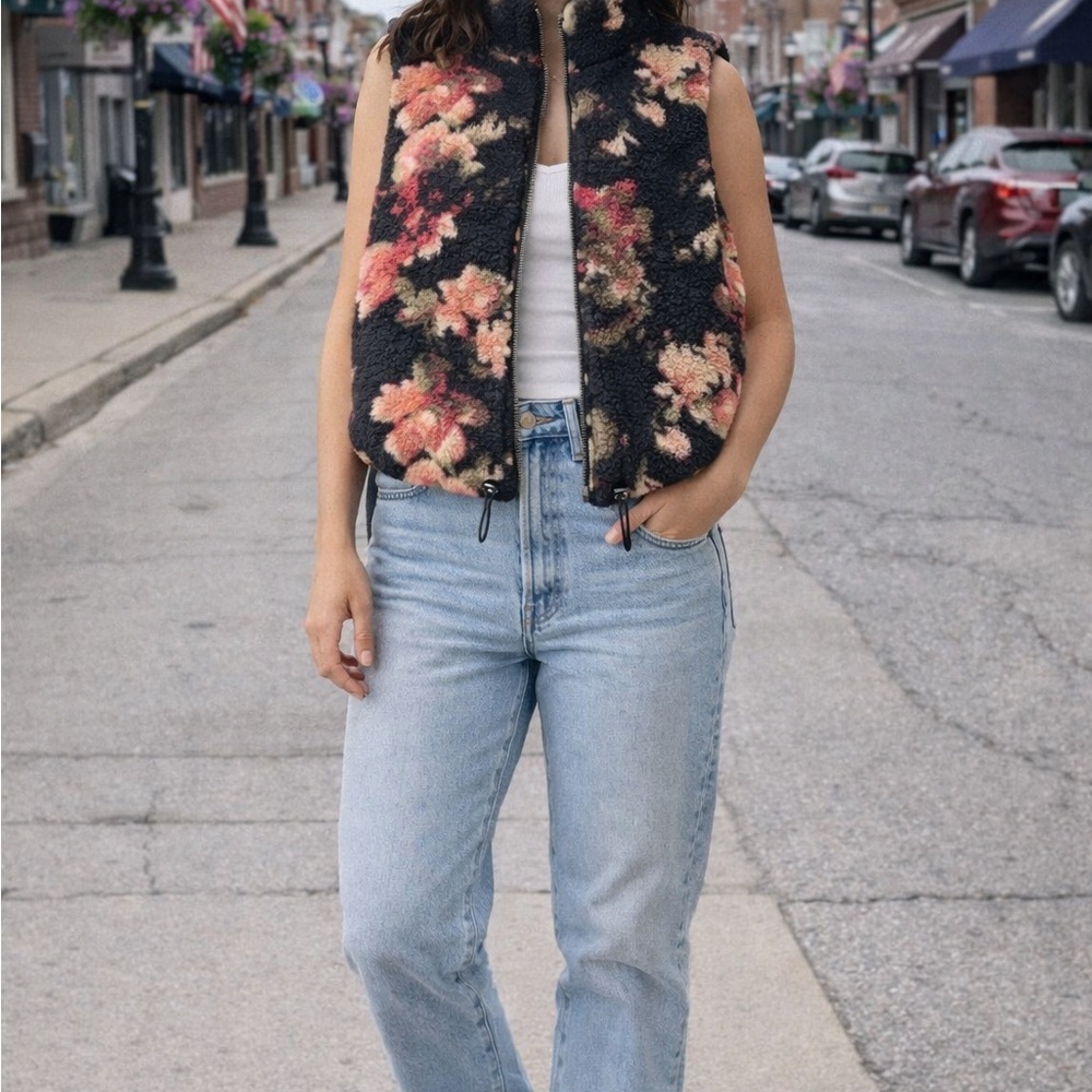 Francesca's Collections Black Floral Sherpa Vest